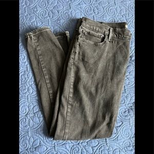 Womens Levis size 33 black jeans.  710 super skinny.